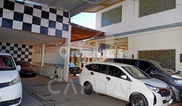 Car Wash Office Space and Residential House in One Location in the Center of Garut City.