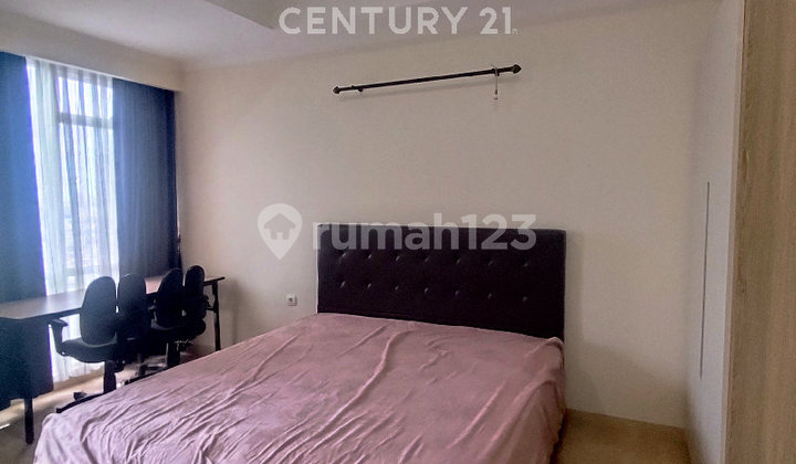 Ready-to-Occupy Studio Apartment in Menteng Park, Central Jakarta S9535