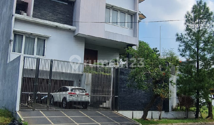 Rumah Mewah 2 Lantai Furnished di Duta Gardenia S9361 1