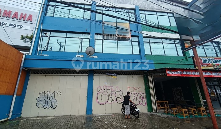 1-Story Shop House in Cibeber, Suitable for Business 1-Story Shop House in Cibeber, Suitable for Business