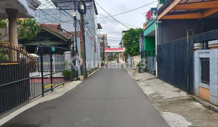 Dijual Rumah 2 Lantai Siap Huni dekat Mall Galaxy Bekasi  2