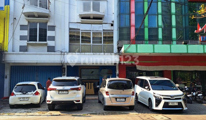 Ruko 3 Lantai dan Strategis di Jalan Utama Kalimalang Bekasi Ruko 3 Lantai dan Strategis di Jalan Utama Kalimalang Bekasi