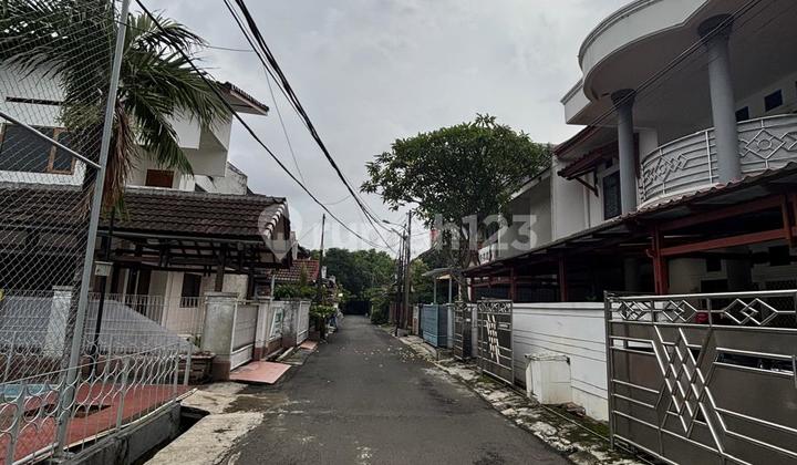 Dijual Rumah Luas 3 Lantai di Duren Sawit Jakarta 2