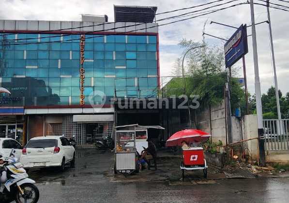 Disewakan Ruko Lokasi Sangat Strategis,Pinggir Jalan Raya Pekayon Bekasi Selatan