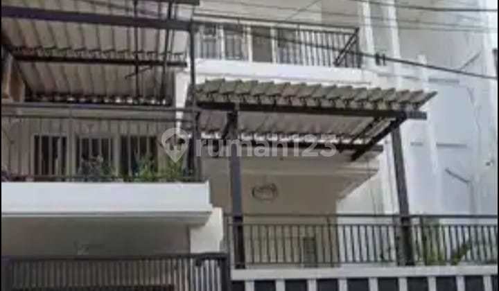 For sale, 3-story ready-to-occupy house in Galaxy Bekasi.