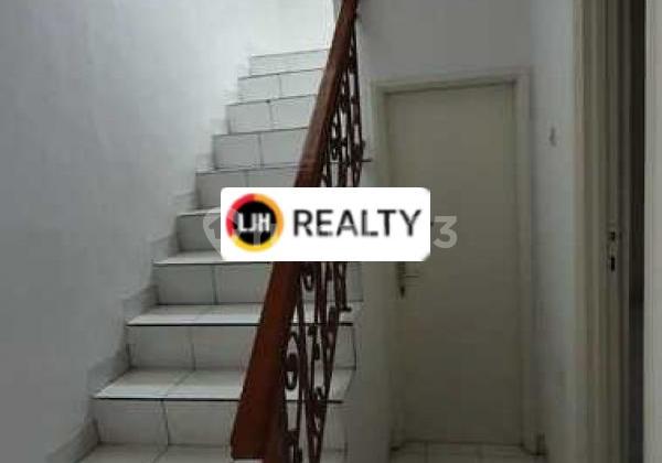 Hook House in Cikarang Bekasi 2