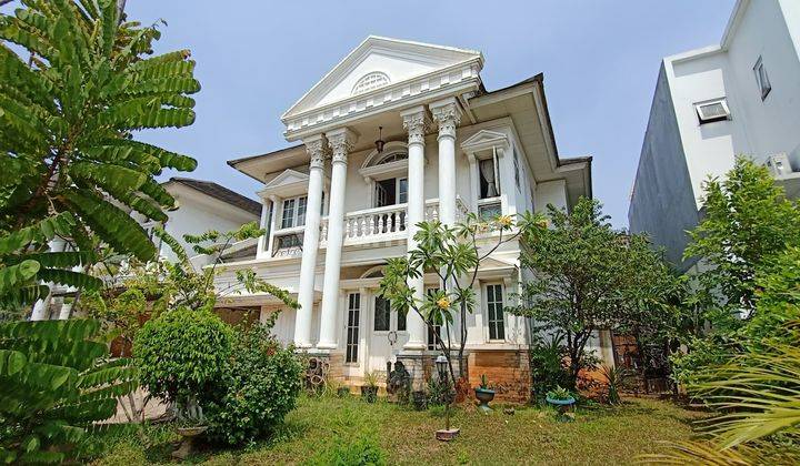 Dijual Rumah Mewah di Legenda Wisata 1