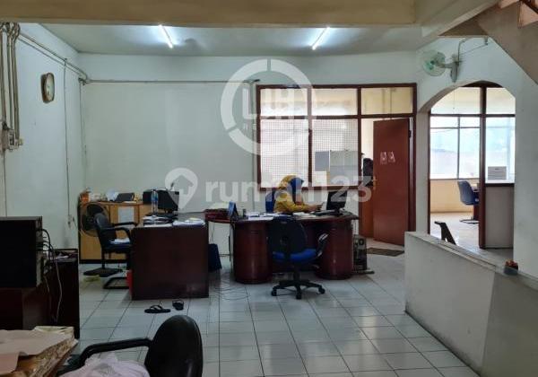 For Sale, Strategic Location Shop House on a Busy Main Road, Suitable for Business Along Jaya Bekasi. 2