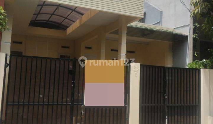 Disewakan Rumah Strategis di Galaxy Bekasi  1