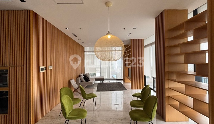 Sewa Luxurious Apartment at Senopati Suites - Type 3 BR Full Furnished - Strategic Location in South Jakarta