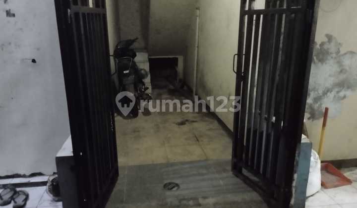 Dijual Kontrakan 8 Pintu, LT 95 M², LB 190 M², 2 Lantai, Karawaci, Tangerang