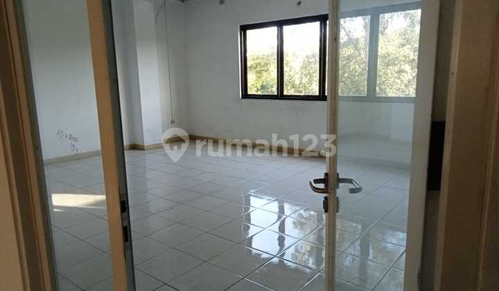 For rent 3-story warehouse, land area 297 M², building area 459 M², Batu Ceper sub-district, Tangerang city