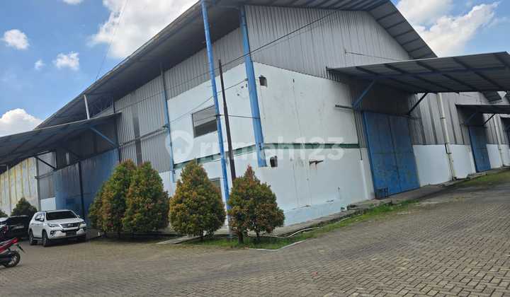 Disewa Gudang Luas Bangunan 2.160 M² ( 30x72), Kec. Cikupa, Kab. Tangerang Disewa Gudang Luas Bangunan 2.160 M² ( 30x72), Kec. Cikupa, Kab. Tangerang