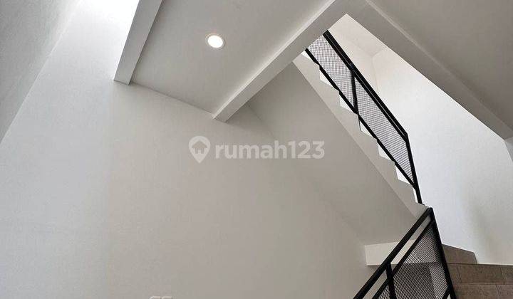 Dijual Cepat Rumah 2 Lantai Ada Rooftop di Cijantung  2