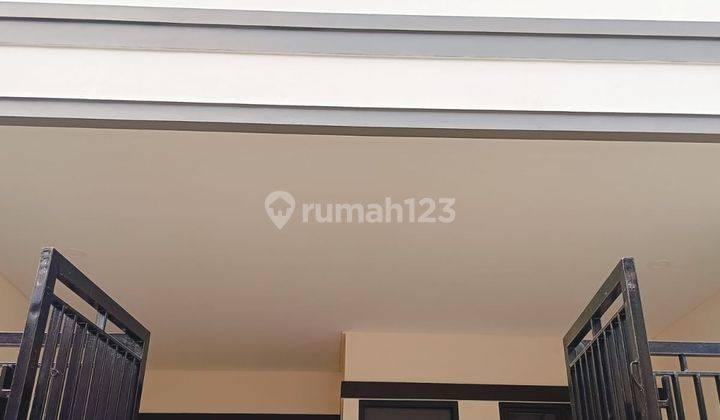 Rumah 2 Lantai Sudah Renovasi SHM Cluster Catalina Gading Serpong Tangerang Banten Murah 1