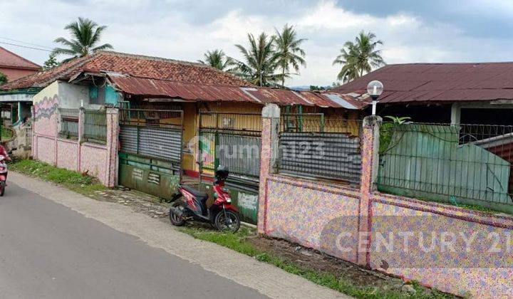 Gudang Dekat Terminal Bis Antar Kota Di Pusat Kota Sukabumi S7849 2