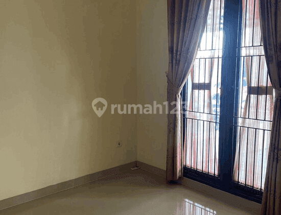 Rumah 2 Lantai Dalam Perum D East Residence Condet R1926 2