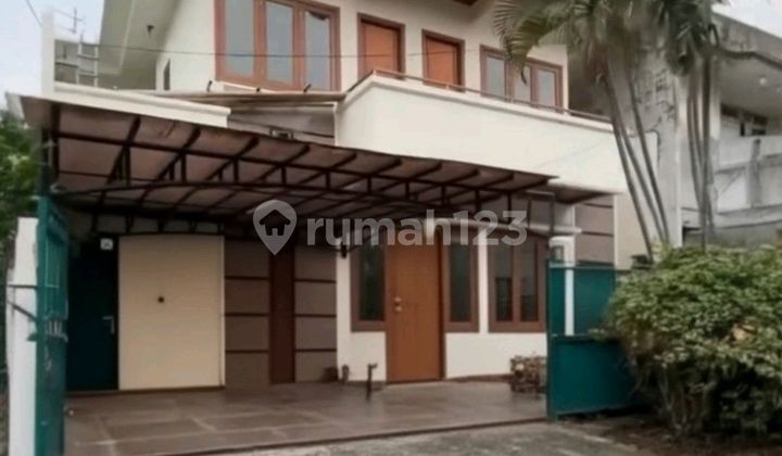 Rumah 2 Lantai 12X20 Lingkungan Asri di Pulomas Barat S9123
