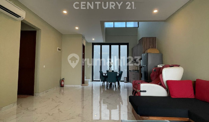 Luxury Ready-to-Occupy Fully Furnished House in Pulomas, East Jakarta S9475 1