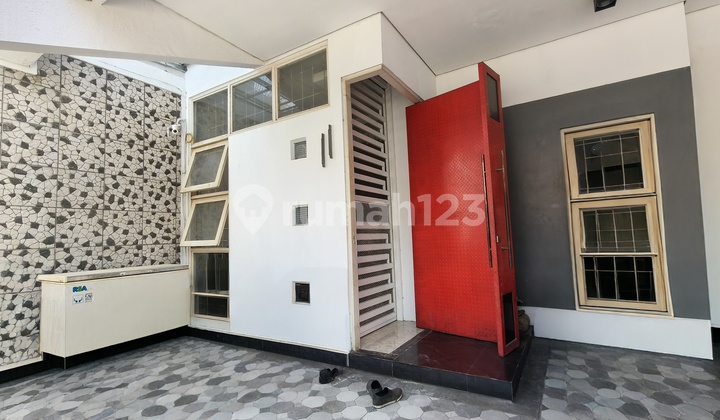 Rumah Bagus Dan Modern Di Puloasem Jakarta Timur S8676 2