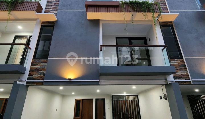 Rumah 3 Lantai Siap Huni Di Johar Baru Jakpus S8982