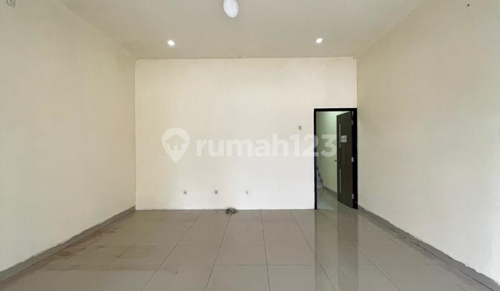 Strategic 3-Story Shop House for Business in Cempaka Putih