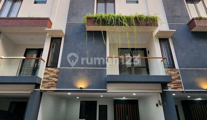 Rumah 3 Lantai Brand New Di Johar Baru Jakpus S8983 Rumah 3 Lantai Brand New Di Johar Baru Jakpus S8983