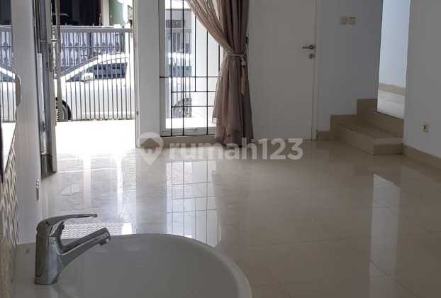 2-Storey House 8x16 Row 3 Cars Facing North in Tebet, South Jakarta 2-Storey House 8x16 Row 3 Cars Facing North in Tebet, South Jakarta