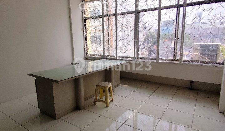 4-Storey Shop House, Flood-Free, Easy Access in Cempaka Putih R2300