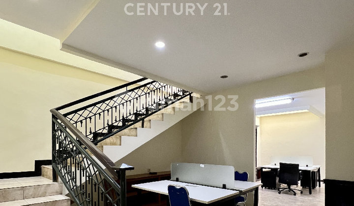 2-Story House Suitable for Office Furnished in Cempaka Putih R2256