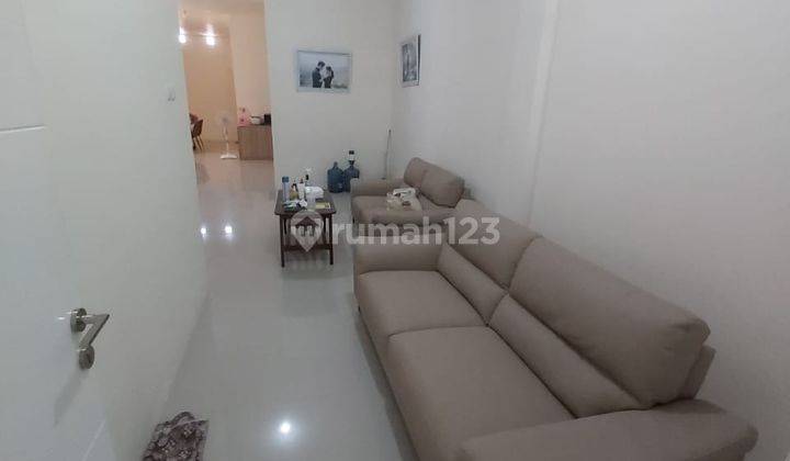 Murah Strategis Rumah 2 Lantai Bagus Semi Furnished di Ngagel Wasana , Surabaya 2