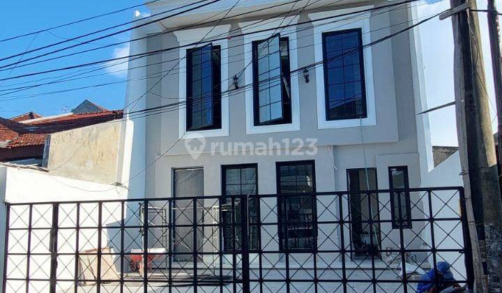 Murah Strategis Dijual Rumah 2 Lantai Baru di Baratajaya , Surabaya 2