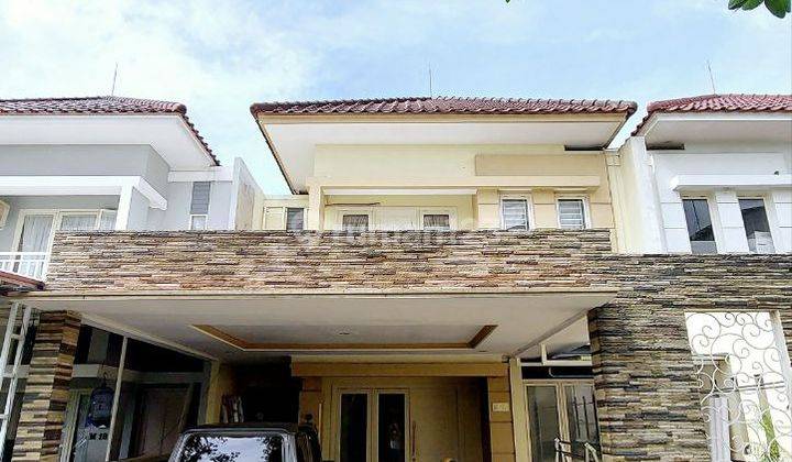 Nyaman Bagus Rumah 2 Lantai Bagus Semi Furnished di Central Park A Yani , Surabaya 1