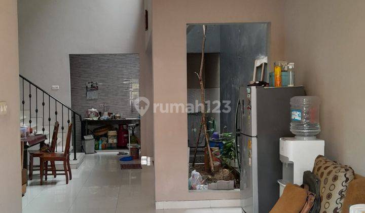 Butuh Laku Cepat Rumah 2 Lantai Bagus di Kebraon Praja Timur, Surabaya 2