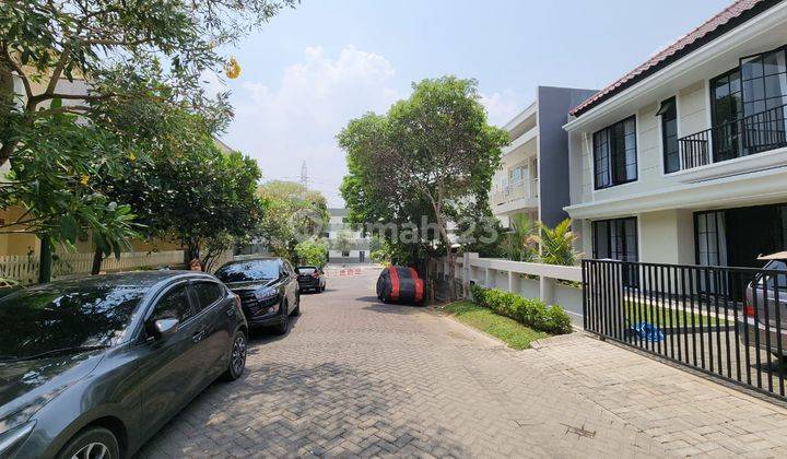 Murah Di Jual Rumah 2 Lantai Bagus Semi Furnished di Citraland , Surabaya 2