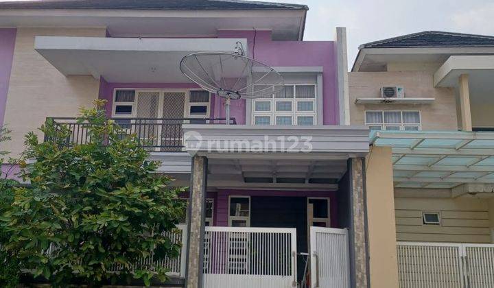 Nyaman Siap Huni di Jual Rumah 2 Lantai Bagus Semi Furnished di Dharma Indah Regency, Surabaya