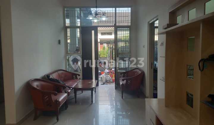 Dijual Rumah 2 Lantai Semi Furnished Dengan 4 Kamar Tidur Ac Terpasang Di Puri ******** Pagesangan Taman.sidoarjo Sebelah Masjid Al Akbar Surabaya 2