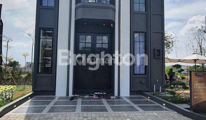 Rumah Type Grand Lyndon Di Barat Surabaya. Gate Perumahan Wilayah Surabaya  Cluster Nya Ikut Wilayah Gresik. Rumah 2 Lantai Di Nol.jalan Raya Memganti 2