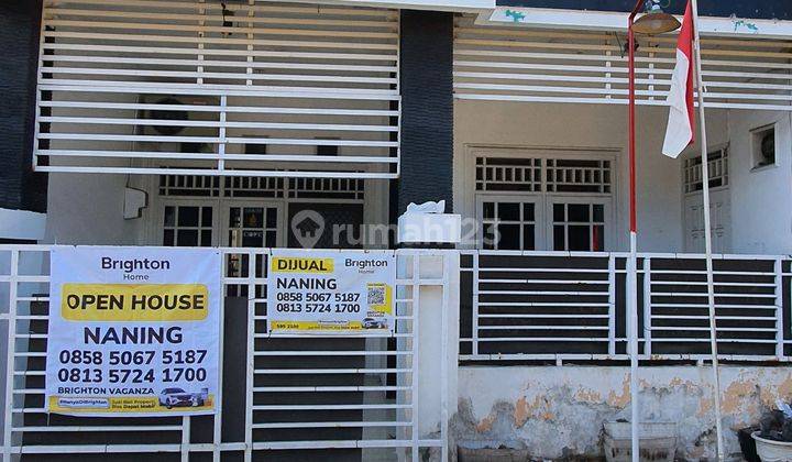 tampak depan rumah  2lantai di sedati permai
