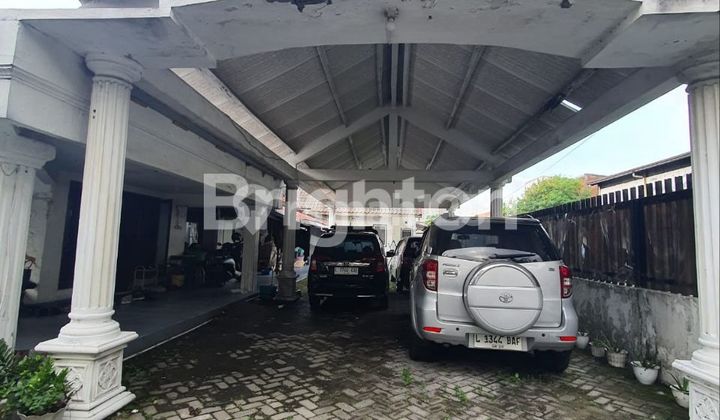 Rumah Kendangsari .amat Sangat Luas. Cocok.untuk .kost.kost.an./.dibangun.ulang Jadi.beberapa.rumah Rumah Kendangsari .amat Sangat Luas. Cocok.untuk .kost.kost.an./.dibangun.ulang Jadi.beberapa.rumah