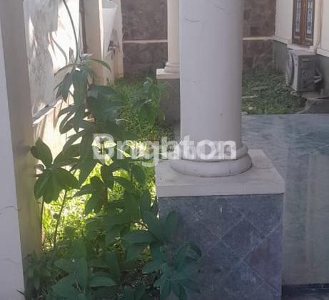 House in the center of Sidoarjo city. Strategic location. 2