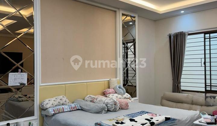 Jual Rumah Green Lake City | Luas 108 m2 | 4 + 1 KT, 2 + 1 KM | SHM | 2,5 Lantai | Semi Furnish | Harga 3,25 M Nego