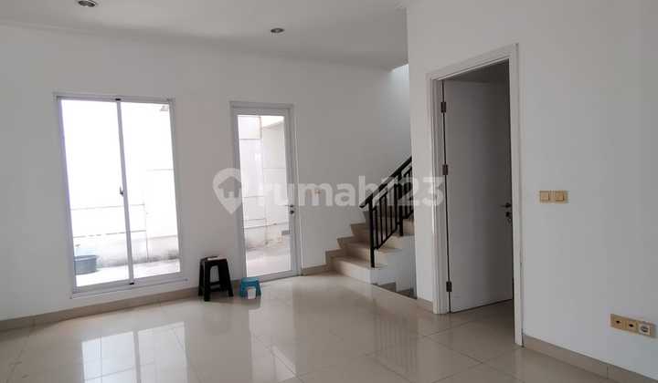 Disewakan Rumah Green Lake Cluster Australia | Uk. 8 x 15 | 3 + 1 KT, 3 + 1 KM | 4 AC + Gorden | Harga 80 jt / thn ( Min 2 thn sewa )