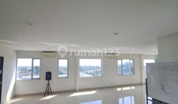 Dijual Gedung Office + Gudang Workshop di Cipondoh, Tangerang | Luas 1.724 m2 | 5,5 Lantai | Ada 2 Kamar Tamu + 4 Kamar Mess | SHM | Harga 26 M nego 1