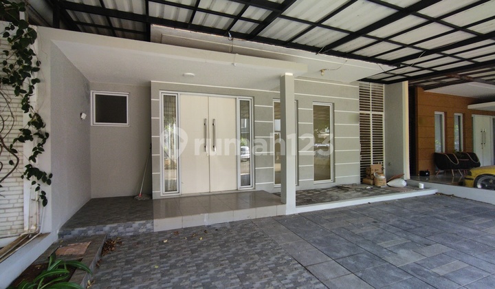 Grand Wisata 2-Story House Ready to Live In, 4+1 Bedrooms, Land Area 162m2, Freehold Title, Eligible for Mortgage, Direct Access to Tambun Toll Road Grand Wisata Bekasi.