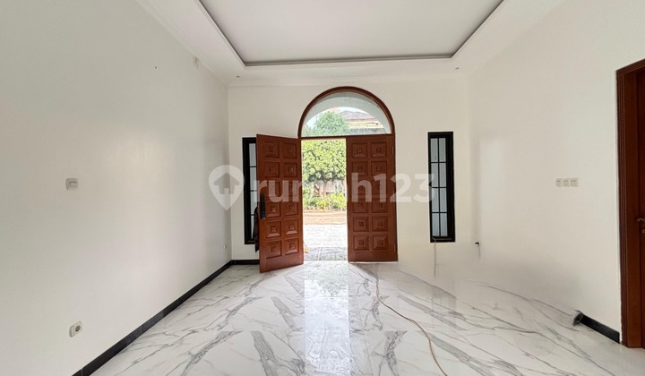 American Classic 2-Story House in an Exclusive Cluster, Close to Malls and the Jakarta Cikampek Toll Gate 2