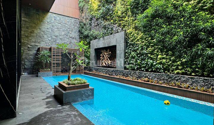 Rumah 4 lantai Tropical minimalis di Pantai Indah Kapuk 1