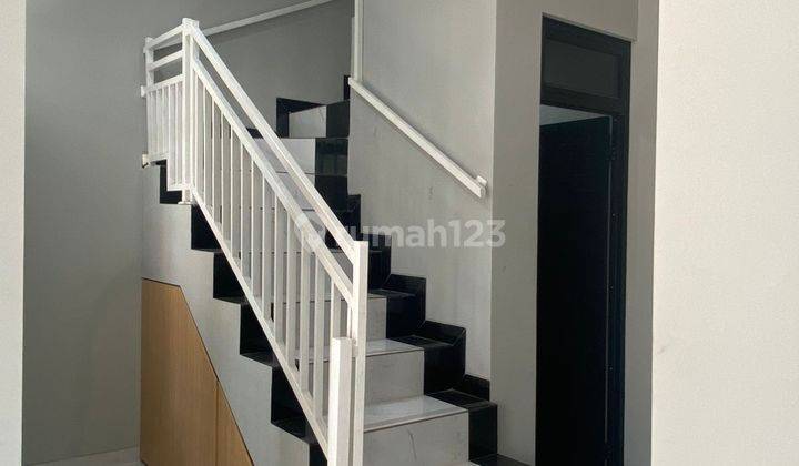 Rumah 2 Lantai Jakarta Utara, Bisa KPR, Dekat dengan Tol Pelabuhan,SHM 2