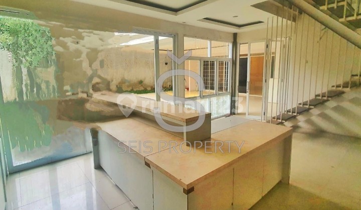 Dijual Rumah Mewah 3 Lantai di Kota Baru Parahyangan Kbb