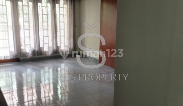 Dijual Rumah Tinggal 2 Lantai di Komplek Prv Kota Bandung 2